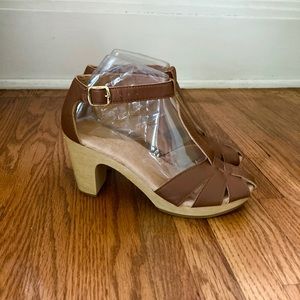 Old Navy (Swedish Hasbeens look alike) clog sandal